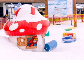 Children's play area - outdoor - Zirve Hotel (Qusar)
