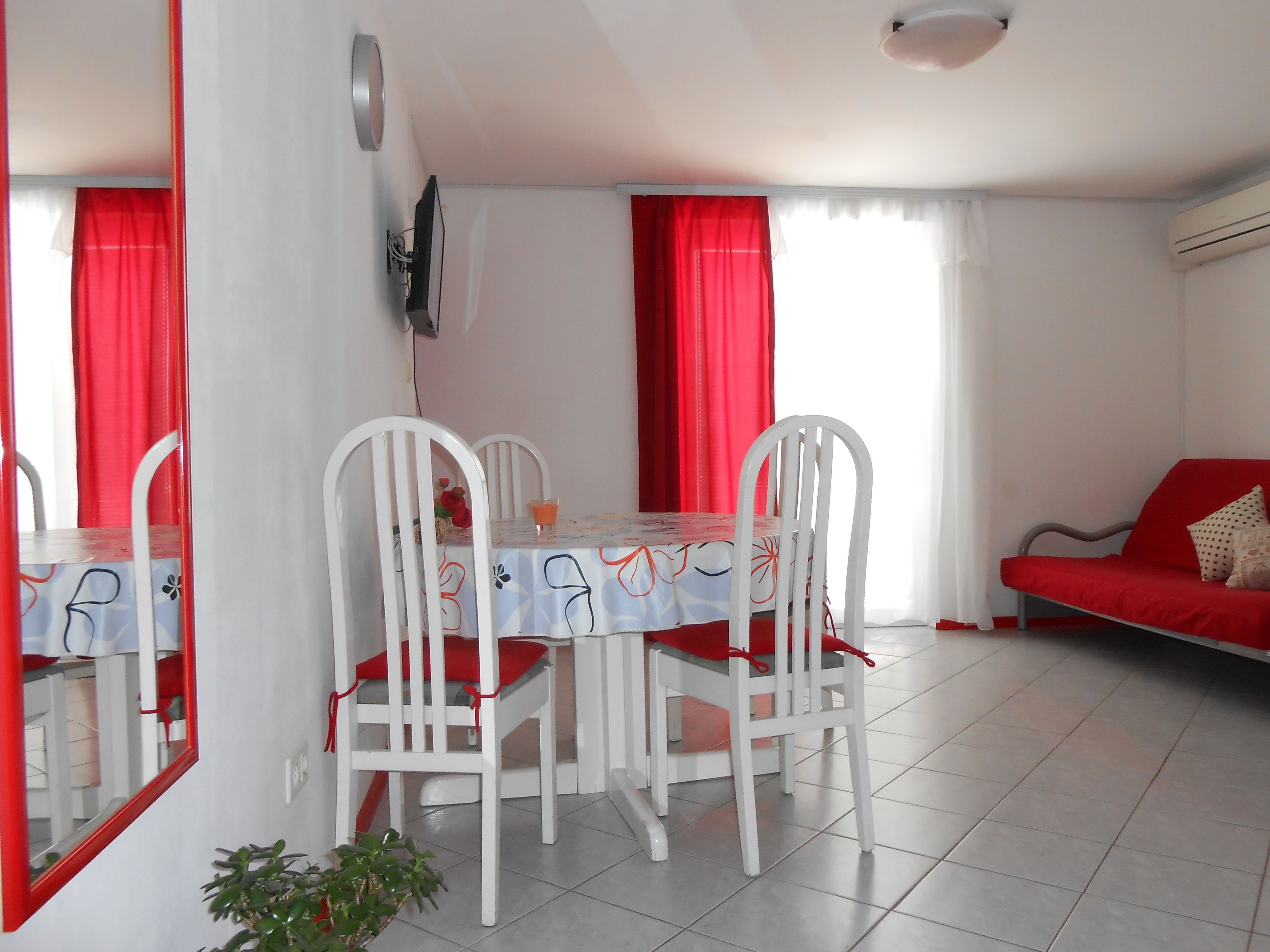 Superior Apartment, Terrace, Sea Facing (Crveni) | Living area