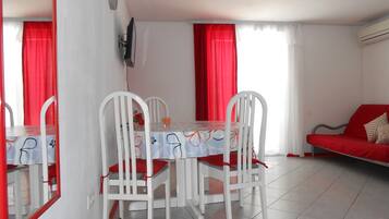 Superior Apartment, Terrace, Sea Facing (Crveni) | Living area