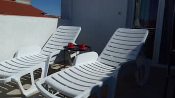 Departamento superior, Terraza, frente al mar (Crveni) | Terraza o patio