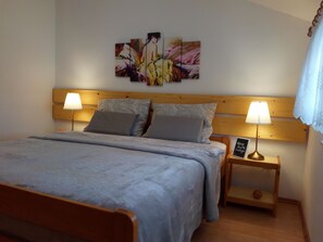 Comfort Apartment, 1 Bedroom, Balcony (Breskva) | Hypo-allergenic bedding, memory-foam beds, blackout curtains - Vodice Boutique Apartments Julia (Vodice)
