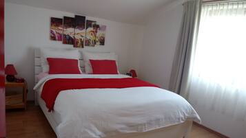 Apartamento superior, terraço, de frente para o mar (Crveni) | Roupas de cama antialérgicas