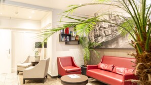 Lobby sitting area - Hotel Alexander (Basel)