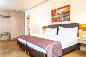 Caja de seguridad en la habitación, escritorio y wifi gratis 