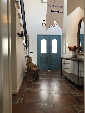 Villa | Wohnbereich | LCD-Fernseher