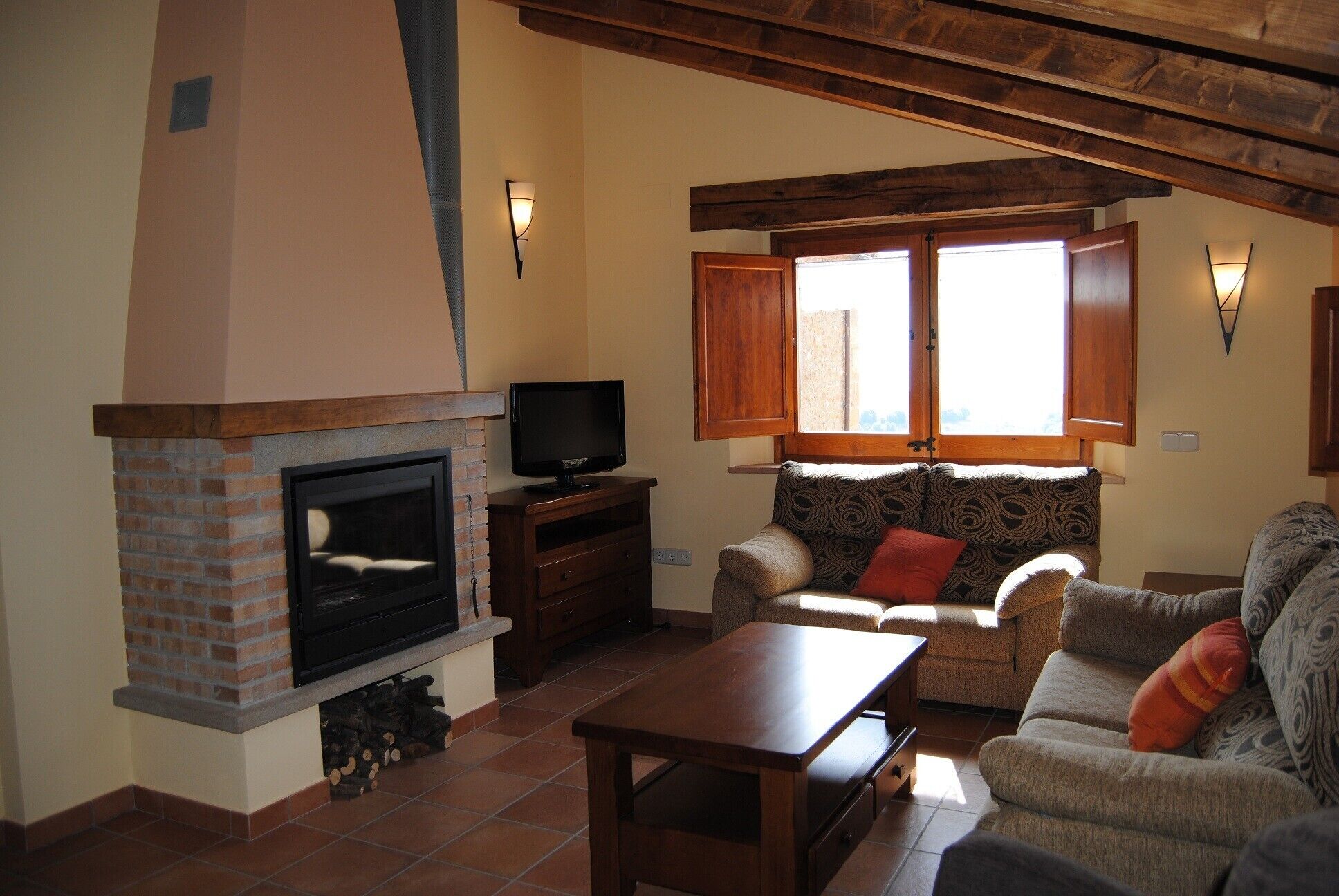 Magnificent house with pool in the Pyrenees