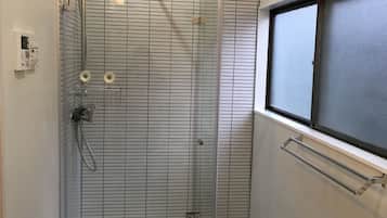 Private Vacation Home | Bathroom shower