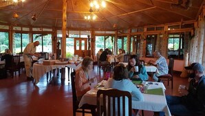 Restaurant - Kluges Guest Farm (Fort Portal)