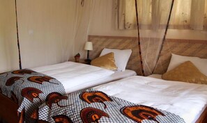 In-room safe, rollaway beds - Kluges Guest Farm (Fort Portal)
