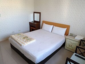 Dobbeltrom – standard | Skrivebord, blendingsgardiner og wi-fi (inkludert)