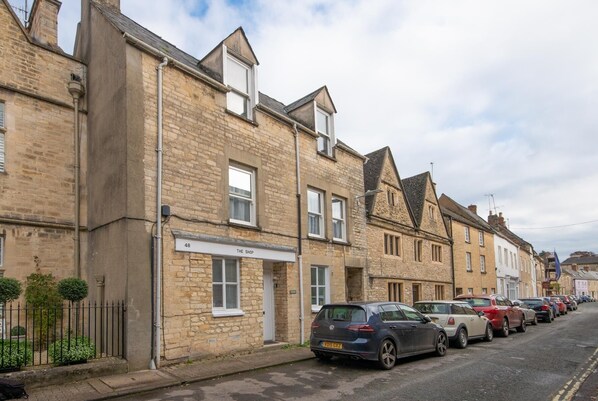 City Apartment | Exterior