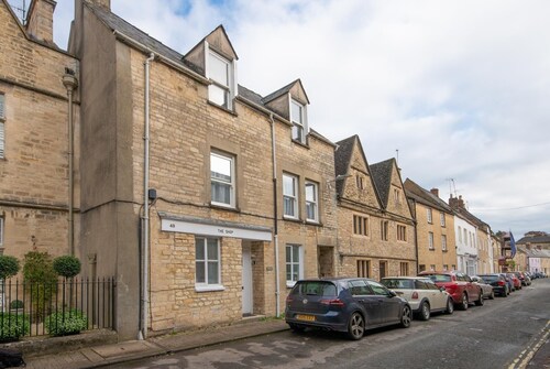 The Shop Cotswold Apartment Sleeps 2