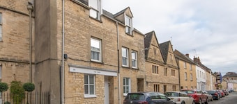 The Shop Cotswold Apartment Sleeps 2