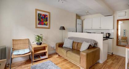 The Shop Cotswold Apartment Sleeps 2