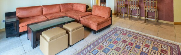 Living area - 2 bedroom apartment Palm Jumeirah (Dubai)