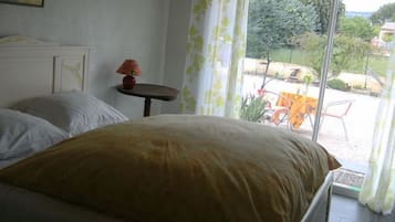 Room, 2 Single Beds | Blackout curtains, iron/ironing board, free cots/infant beds, free WiFi