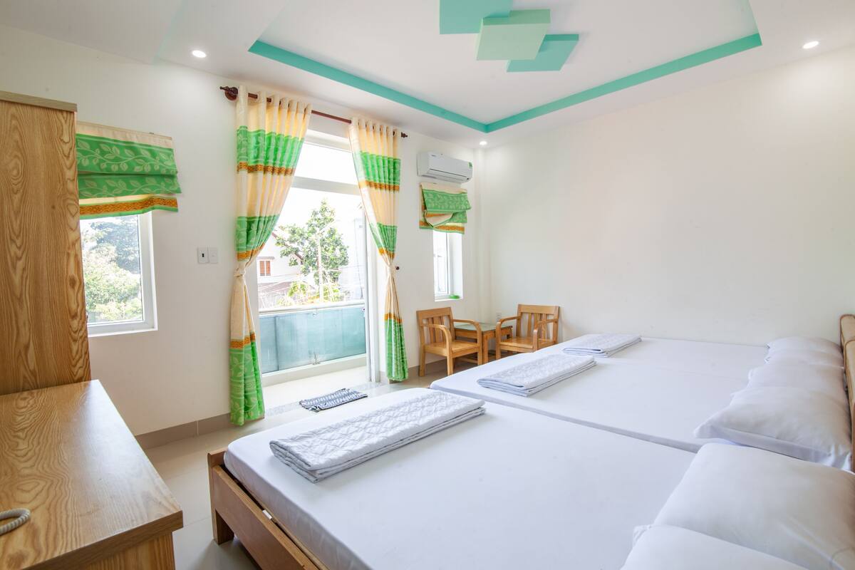 Desk, iron/ironing board, rollaway beds, free WiFi