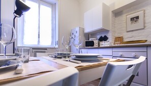 Apartment (2 Bedrooms) | Private kitchen | Full-sized fridge, microwave, oven, stovetop - Italianway Corso Lodi 121 (Milan)