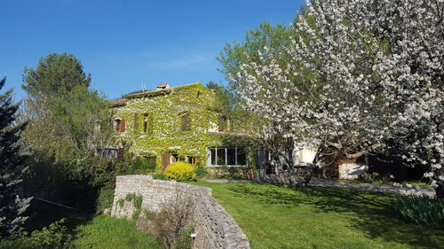 An old barn and all Provence within reach ...