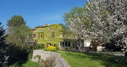 An old barn and all Provence within reach ...