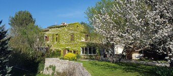 Vanha lato ja kaikki Provence kÀden ulottuvilla ...