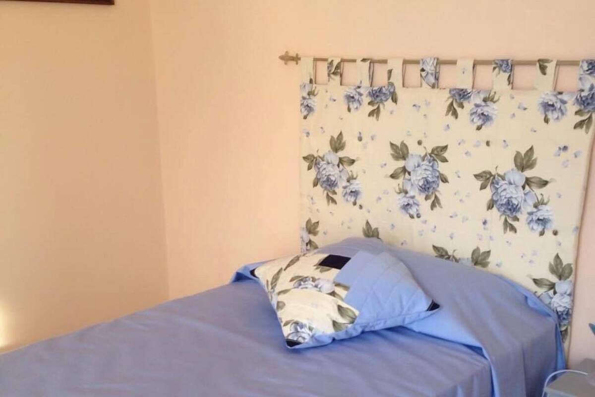 Single Room, Shared Bathroom