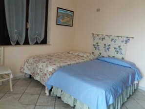 Twin Room, Shared Bathroom