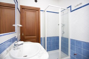 Apartment, 2 Bedrooms, Valley View | Bathroom | Shower, rainfall showerhead, bidet, towels - Tanaunella Happy Sardinia (Budoni)