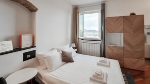 Studio | Iron/ironing board, bed sheets - Italianway Costiglioli (Sanremo)
