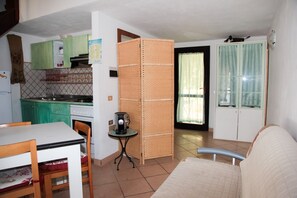 Apartment, 1 Bedroom, Non Smoking | Living area
