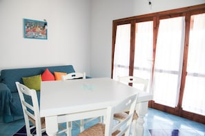 Apartment, 1 Bedroom | Living area