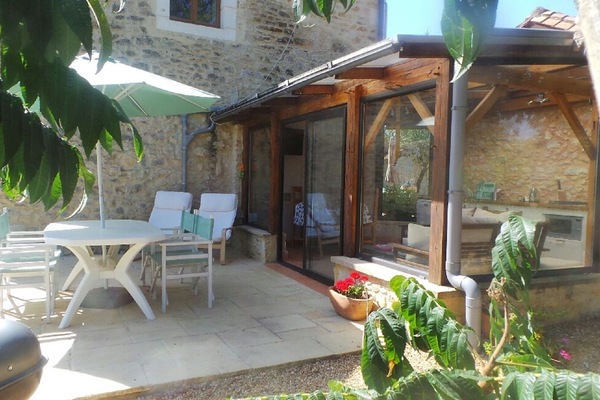 Chez Mondy Patio Aria