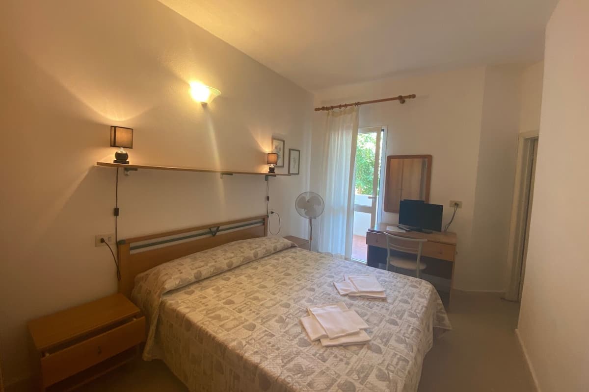 Economy Double or Twin Room, Balcony | 1 bedroom, hypo-allergenic bedding