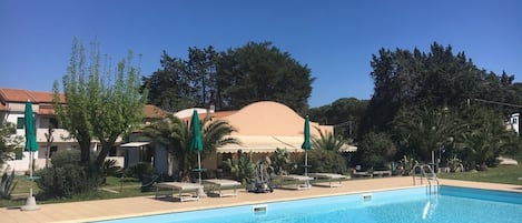 Alberca al aire libre