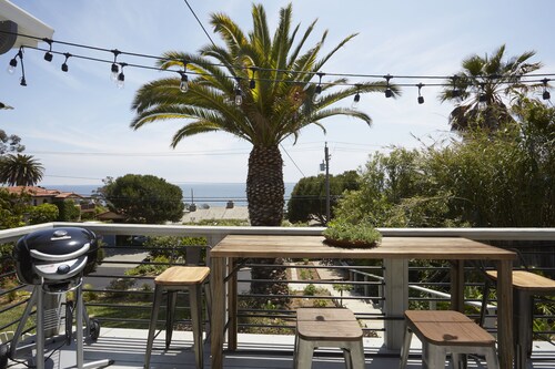 Surf Bungalow at the Lazy Hummingbird