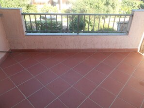 Apartment, 2 Bedrooms | Terrace/patio