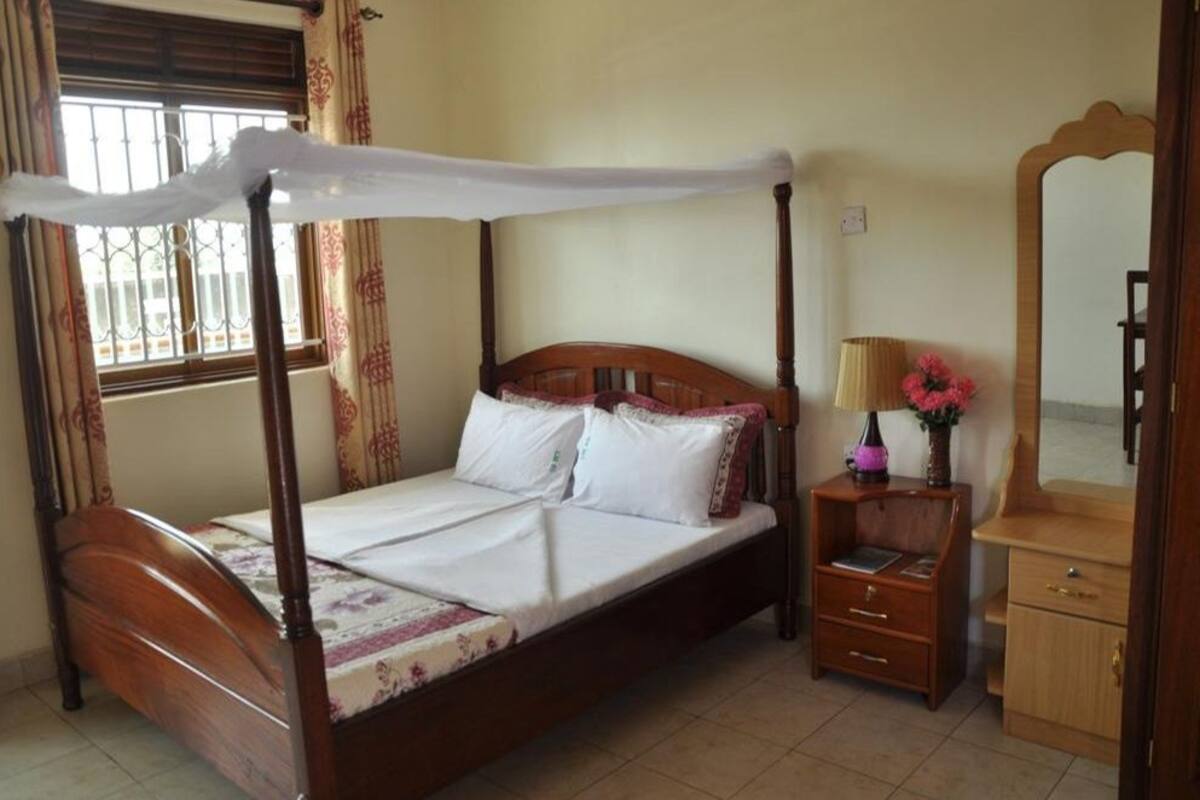 Chambre Double, 1 lit double, non-fumeurs | Bureau, Wi-Fi gratuit, draps fournis