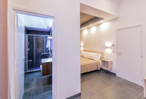 Comfort Room, Multiple Beds, Non Smoking, Ensuite | Minibar, in-room safe, desk, laptop workspace - B&B Neapolitan Breakfast (Naples)