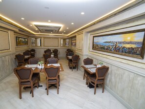 Daily buffet breakfast for a fee - HHK Hotel Downtown (Istanbul)