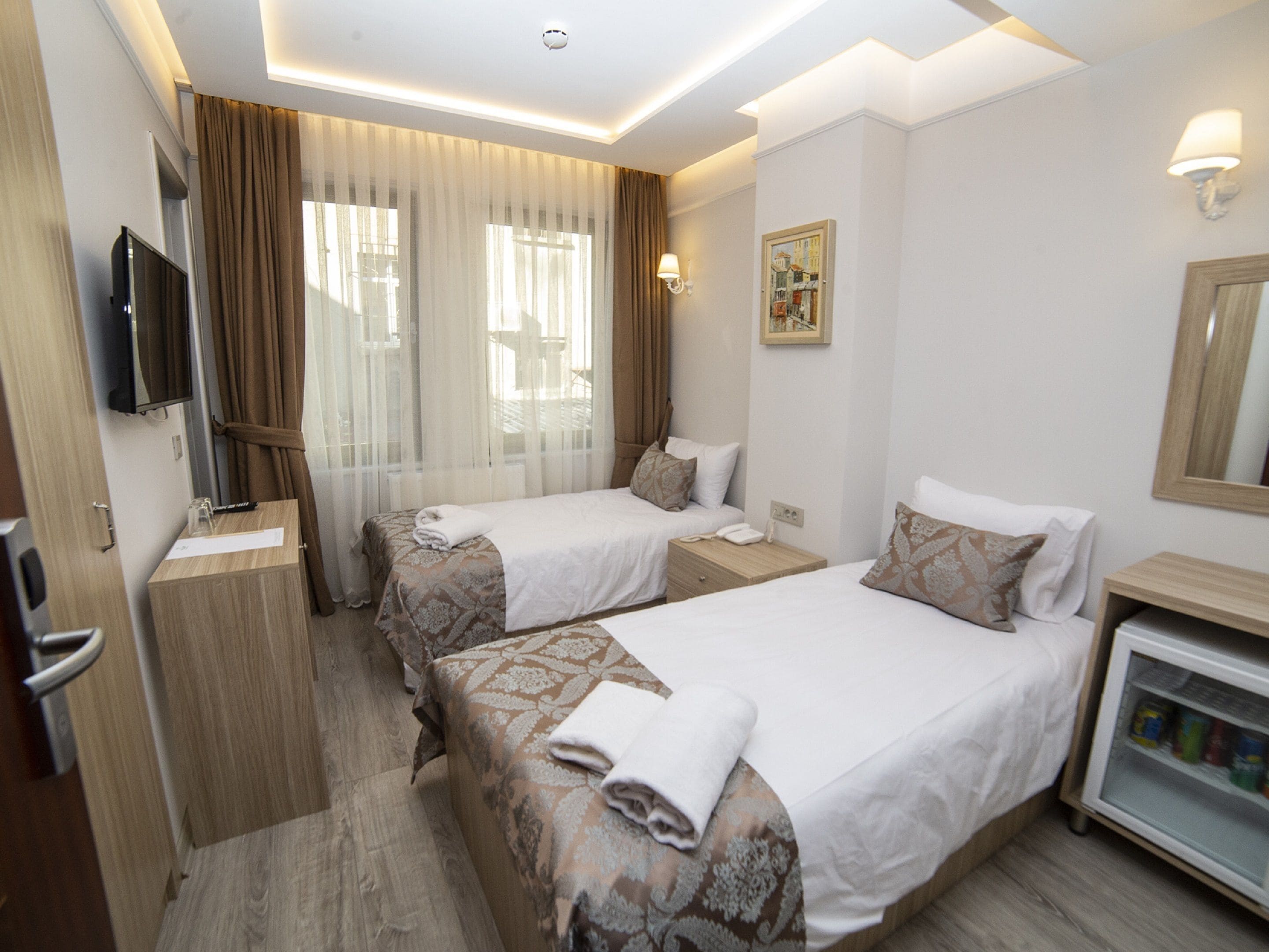 Quarto casal ou duplo standard | Frigobar, cofres nos quartos, ferros/tábuas de passar roupa