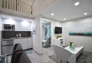 1 habitación, decoración personalizada y muebles diferentes