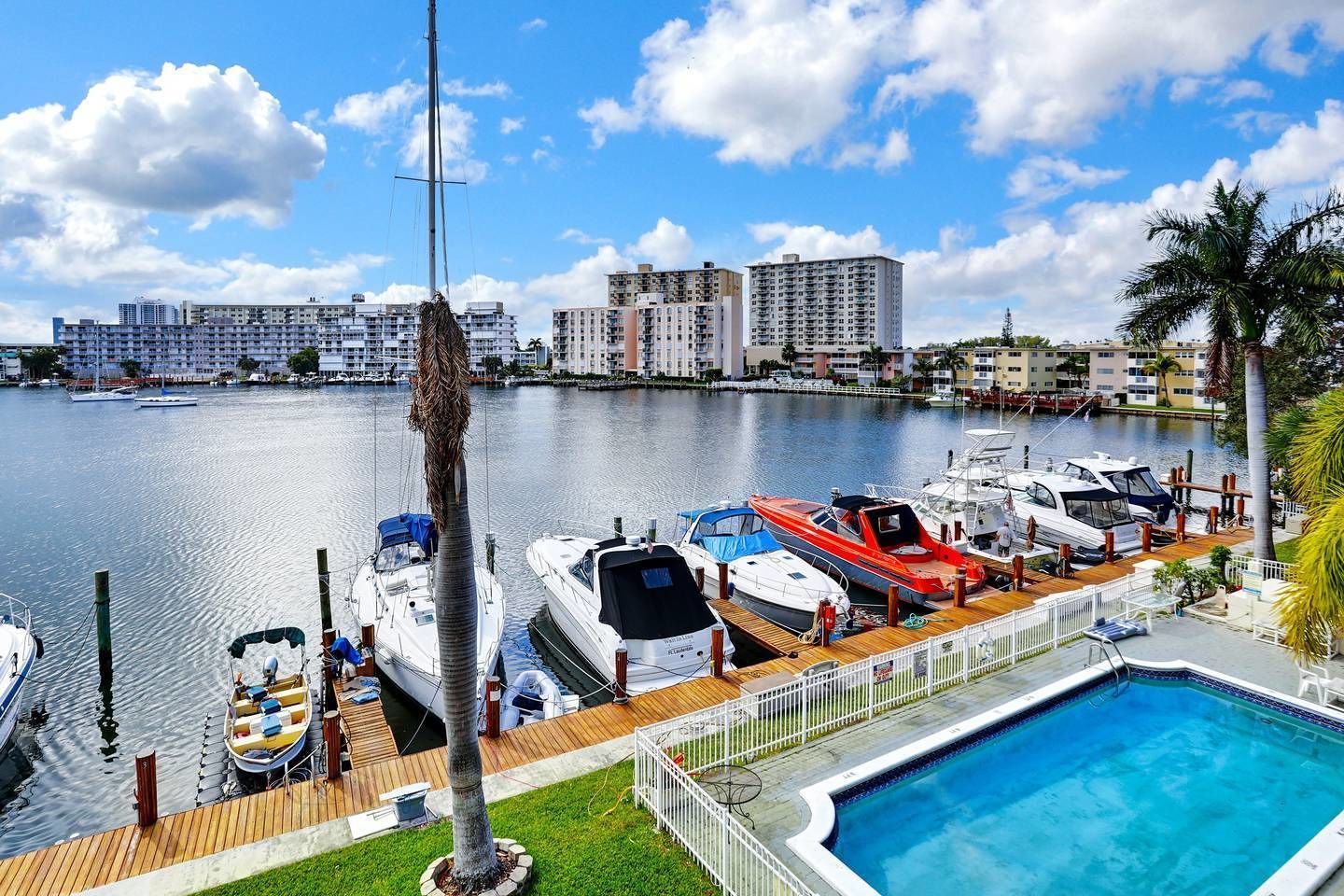 حمّام سباحة خارجي