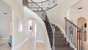Interior - Gorgeous 5 Bedroom Home W Heated Pool Canal Front (Hollywood)