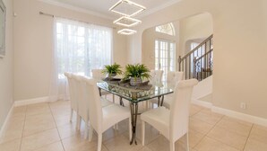 High chair - Gorgeous 5 Bedroom Home W Heated Pool Canal Front (Hollywood)