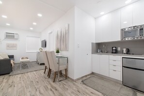 Appartement, 1 chambre (5) | Cuisine privée | Réfrigérateur, micro-ondes, plaque de cuisson, cafetiÚre/bouilloire