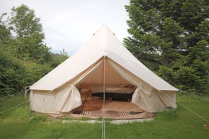 Comfort-telt - 1 queensize-seng - ikke-ryger - terrasse  med fælles badeværelser | Literie hypoallergénique, décor unique, ameublement unique