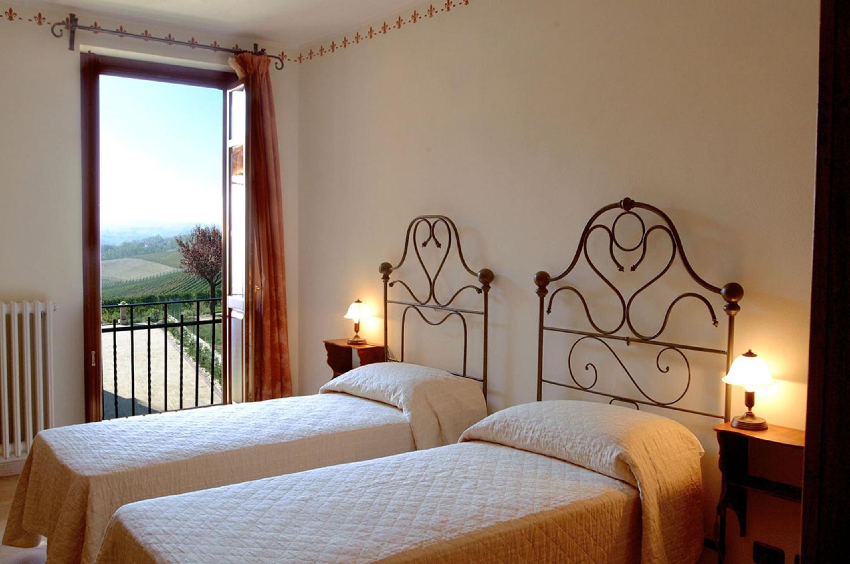 Desk, soundproofing, rollaway beds, free WiFi