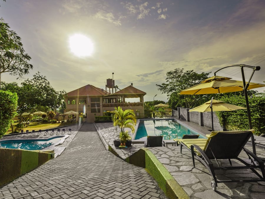 Fachada de la propiedad