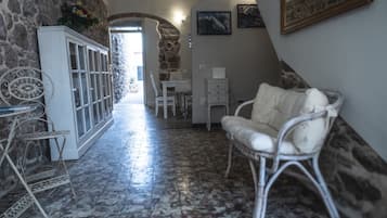 Área de estar no saguão