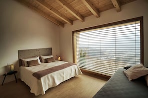 Triple Deluxe with Sauna | Minibar, individually furnished, desk, blackout curtains - Agriturismo Maso al Sole (Civezzano)